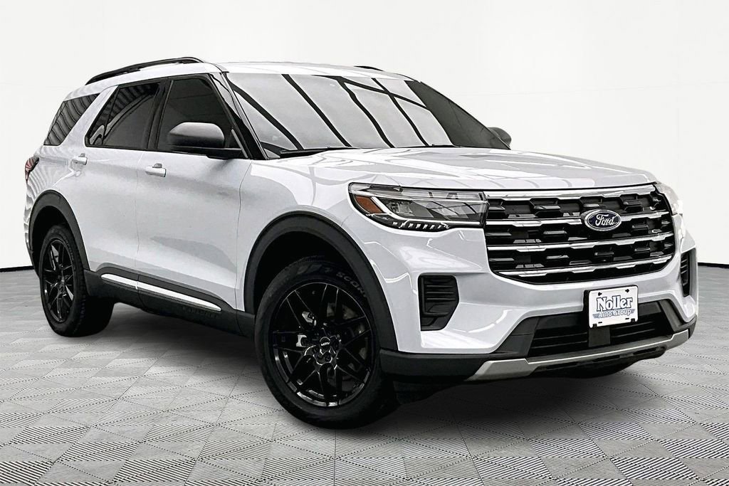 Certified 2025 Ford Explorer Active image 12