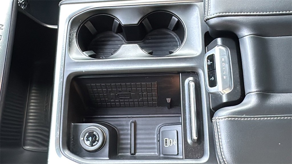 Certified 2025 Ford Expedition Max Platinum image 16