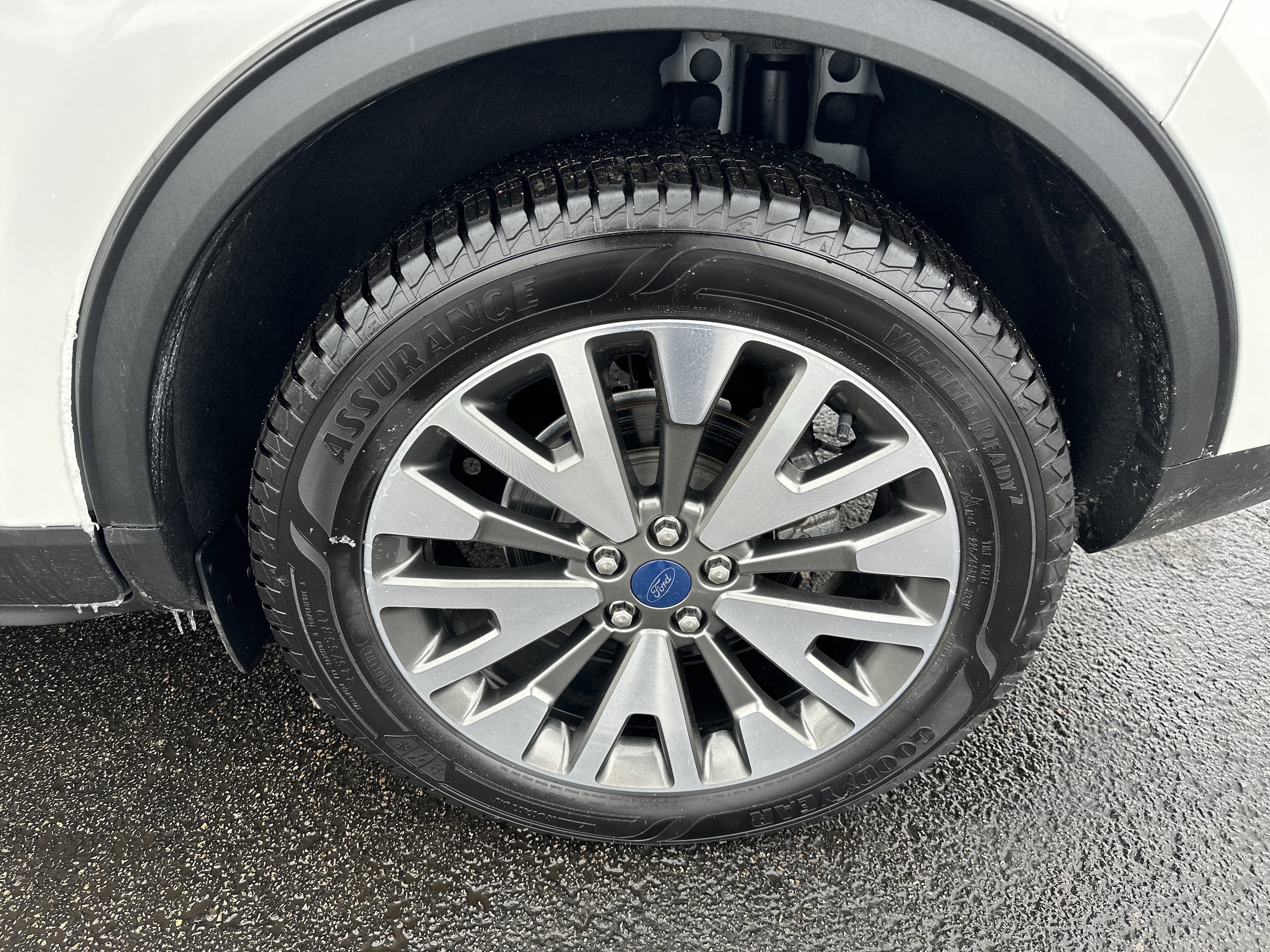 Certified 2020 Ford Escape Titanium w/ Titanium Premium Package 2.0 image 11