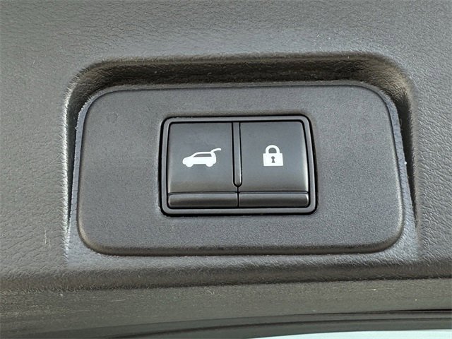 Used 2021 Nissan Rogue SV w/ Premium Package image 30