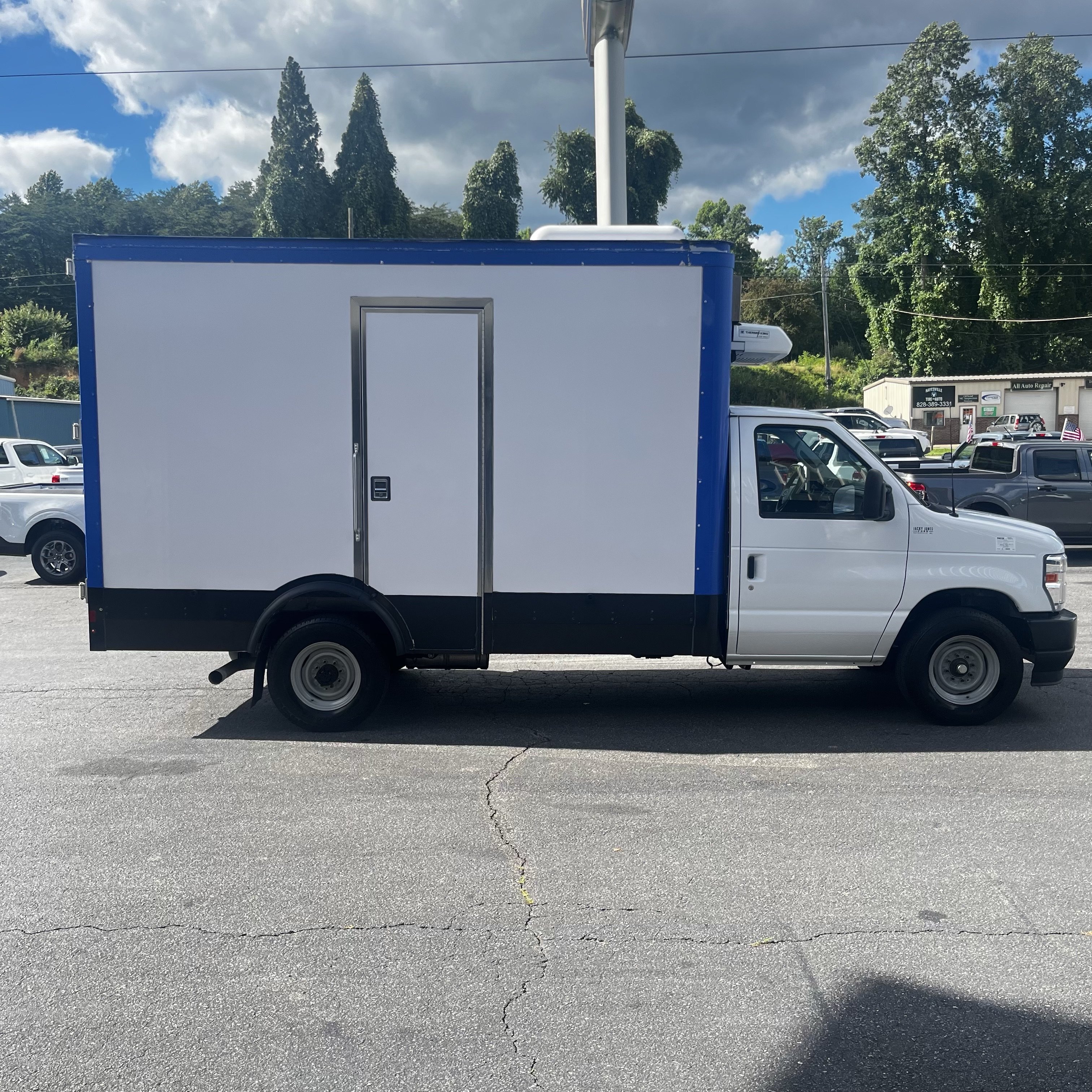 Certified 2024 Ford E-350 and Econoline 350 Super Duty w/ Power Windows & Locks Group RWD image 5