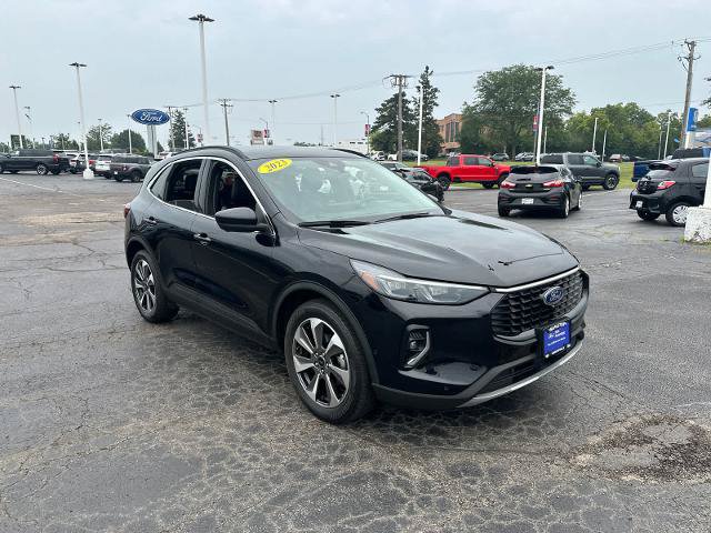 Certified 2023 Ford Escape Platinum w/ Premium Technology Package AWD/4WD image 10