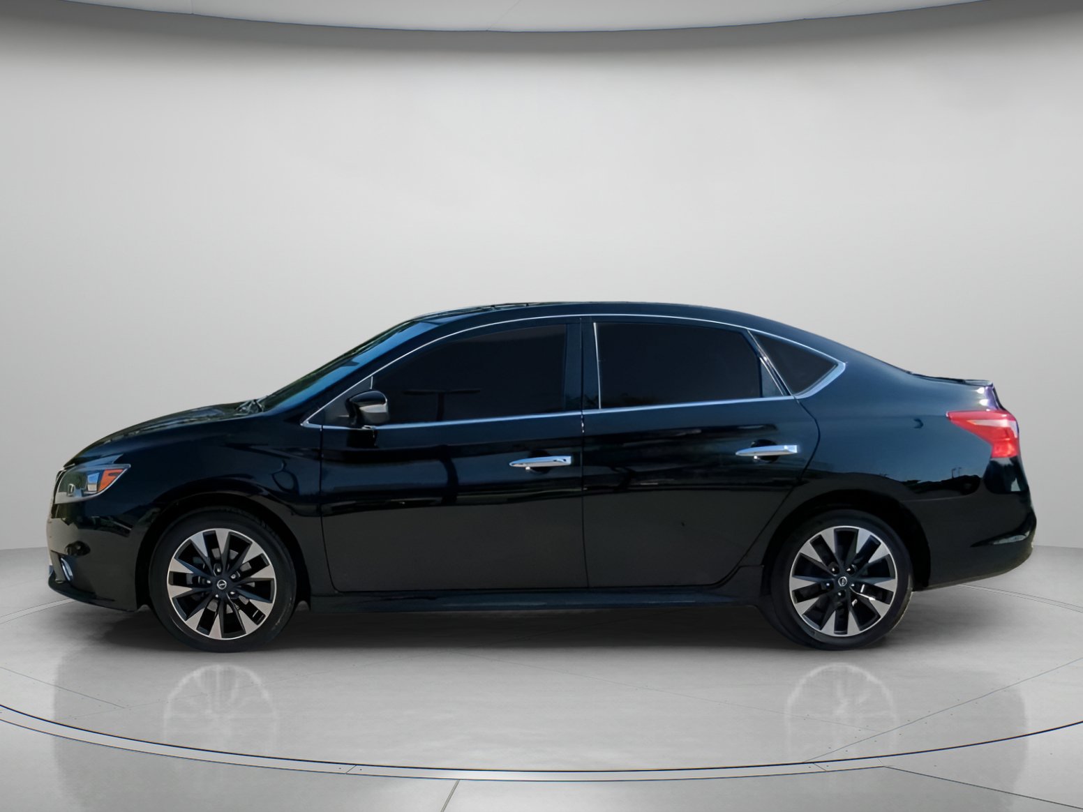 Used 2019 Nissan Sentra SR FWD image 16