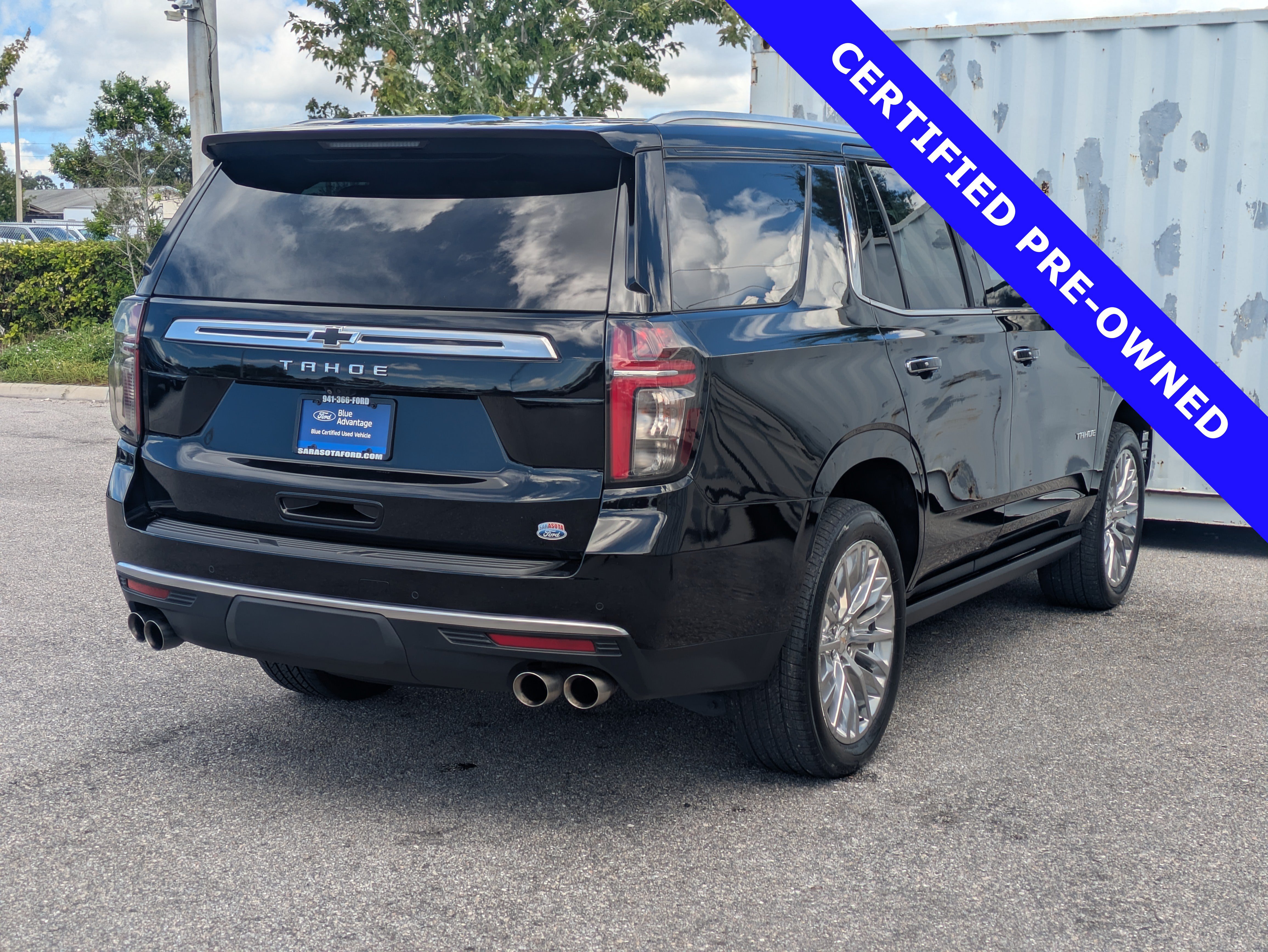 Used 2024 Chevrolet Tahoe High Country RWD image 5