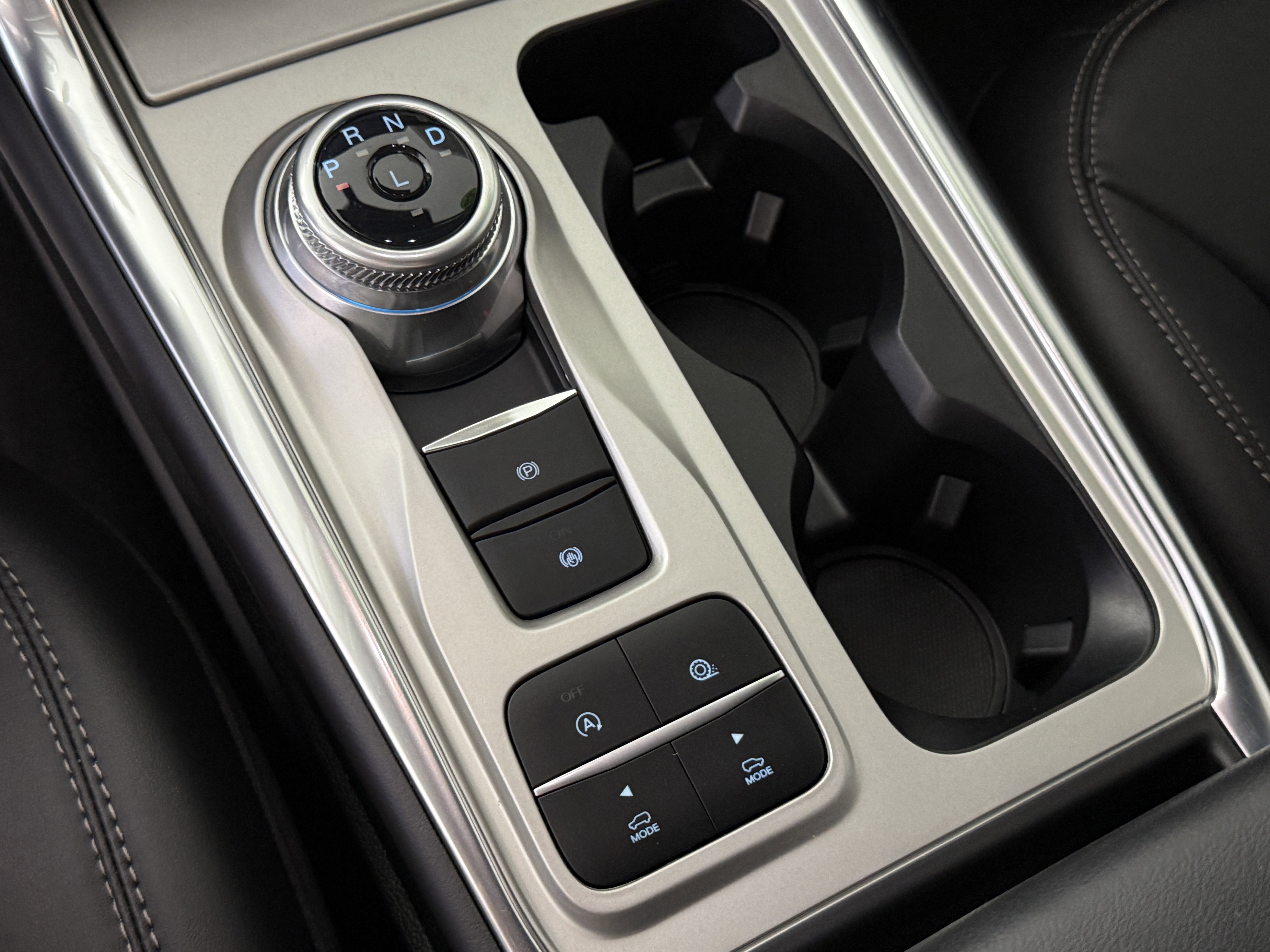 Certified 2023 Ford Explorer XLT w/ Equipment Group 202A image 23