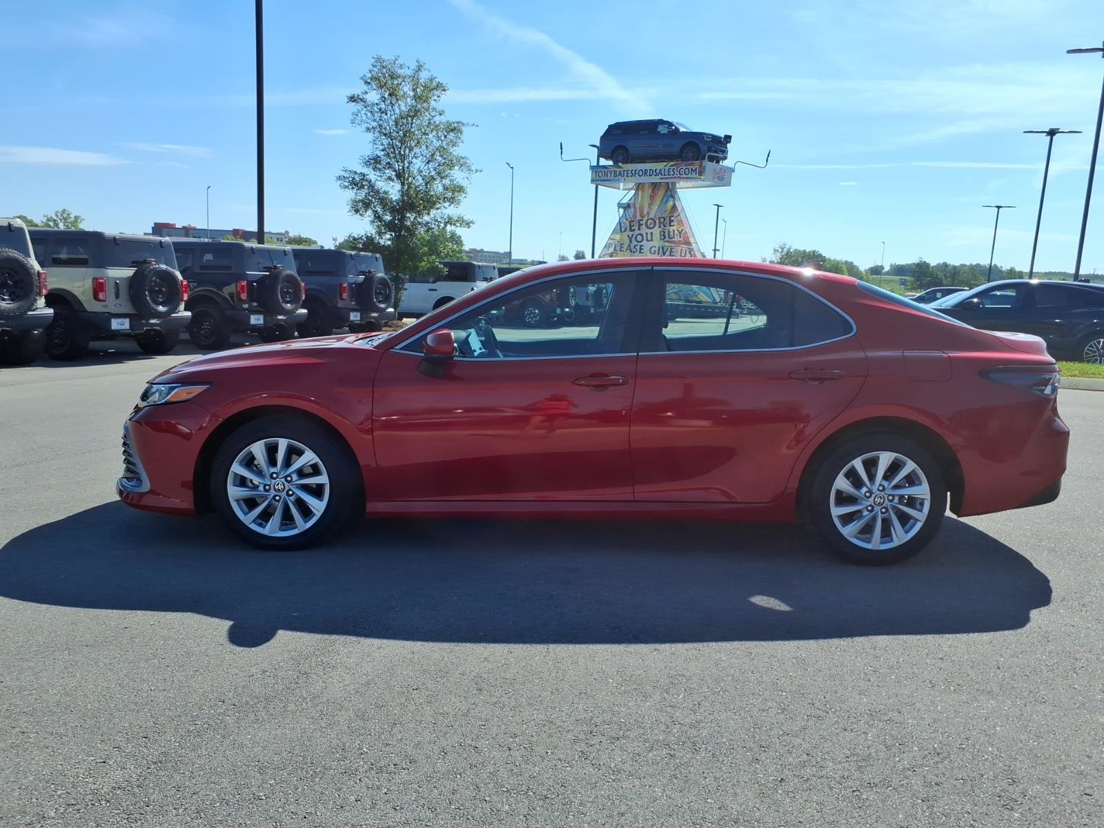 Used 2024 Toyota Camry LE FWD image 6