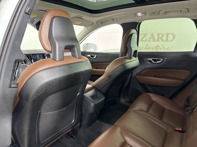 Used 2018 Volvo XC60 T6 Momentum w/ Advanced Package image 14