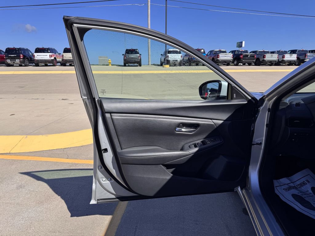 Used 2023 Nissan Sentra SV FWD image 6
