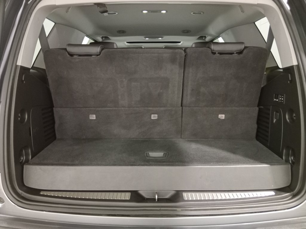 Used 2019 Chevrolet Tahoe LT w/ Luxury Package AWD/4WD image 6