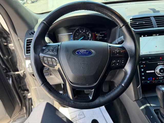 Certified 2017 Ford Explorer Limited AWD/4WD image 9