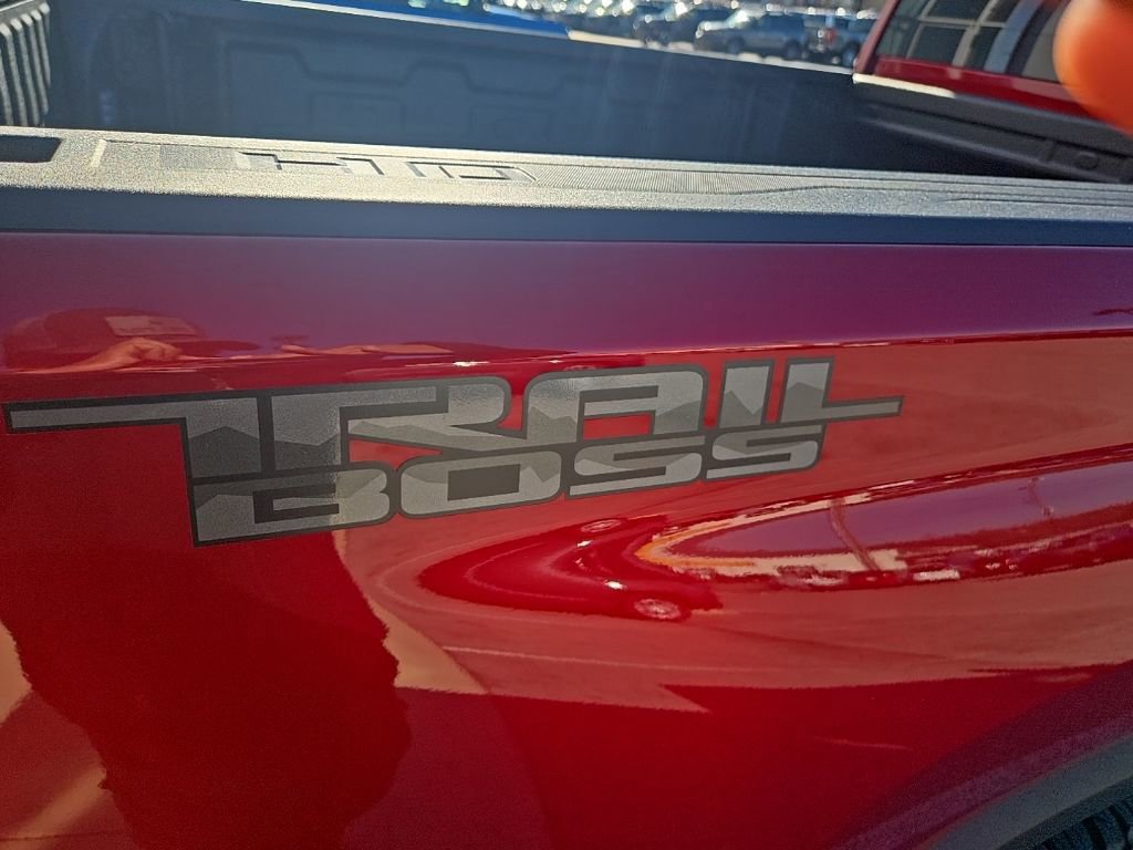 Used 2025 Chevrolet Silverado 2500 LTZ w/ LTZ Plus Package image 33