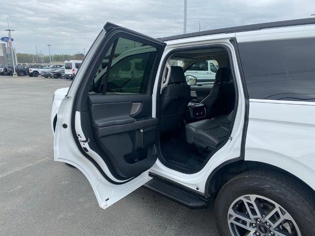 Certified 2025 Ford Expedition Active AWD/4WD image 30