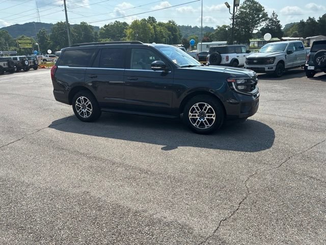 Certified 2025 Ford Expedition Active AWD/4WD image 61