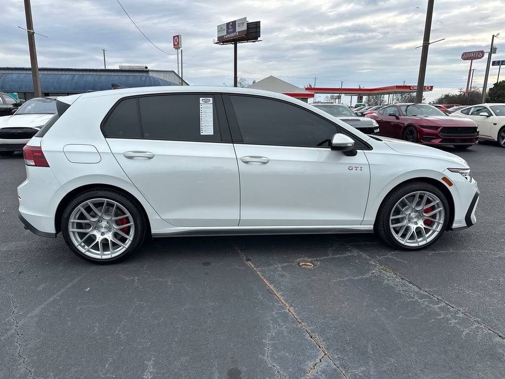 Used 2025 Volkswagen GTI SE FWD image 8