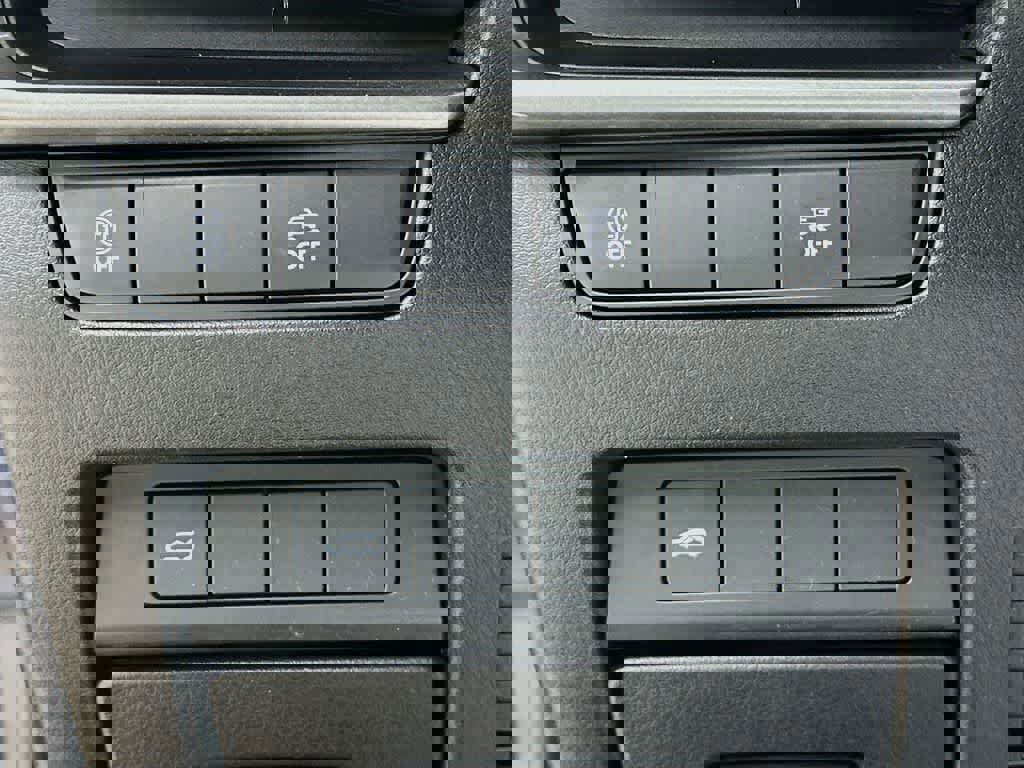 Used 2021 MAZDA MAZDA3 s image 26