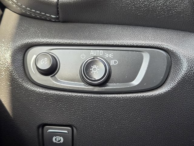Used 2022 Chevrolet Blazer LT FWD image 21