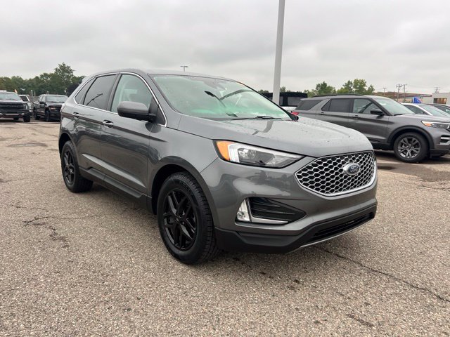 Certified 2024 Ford Edge SEL w/ Convenience Package AWD/4WD image 3