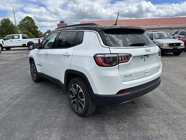 Used 2023 Jeep Compass Limited AWD/4WD image 4