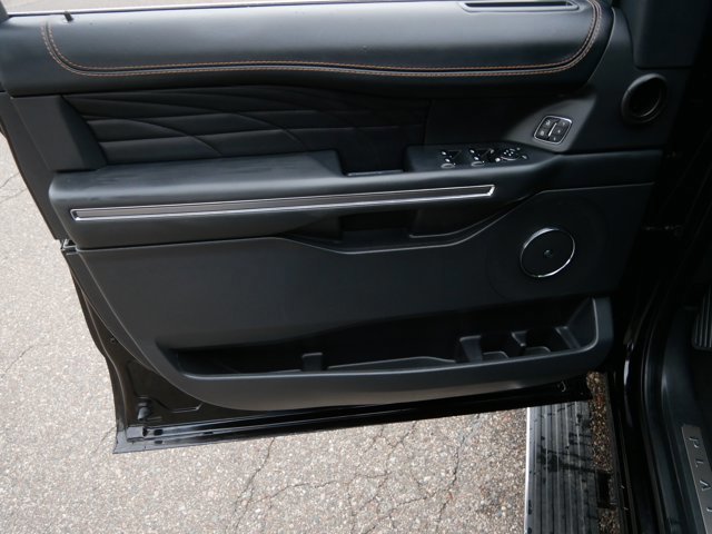 Certified 2023 Ford Expedition Platinum image 13