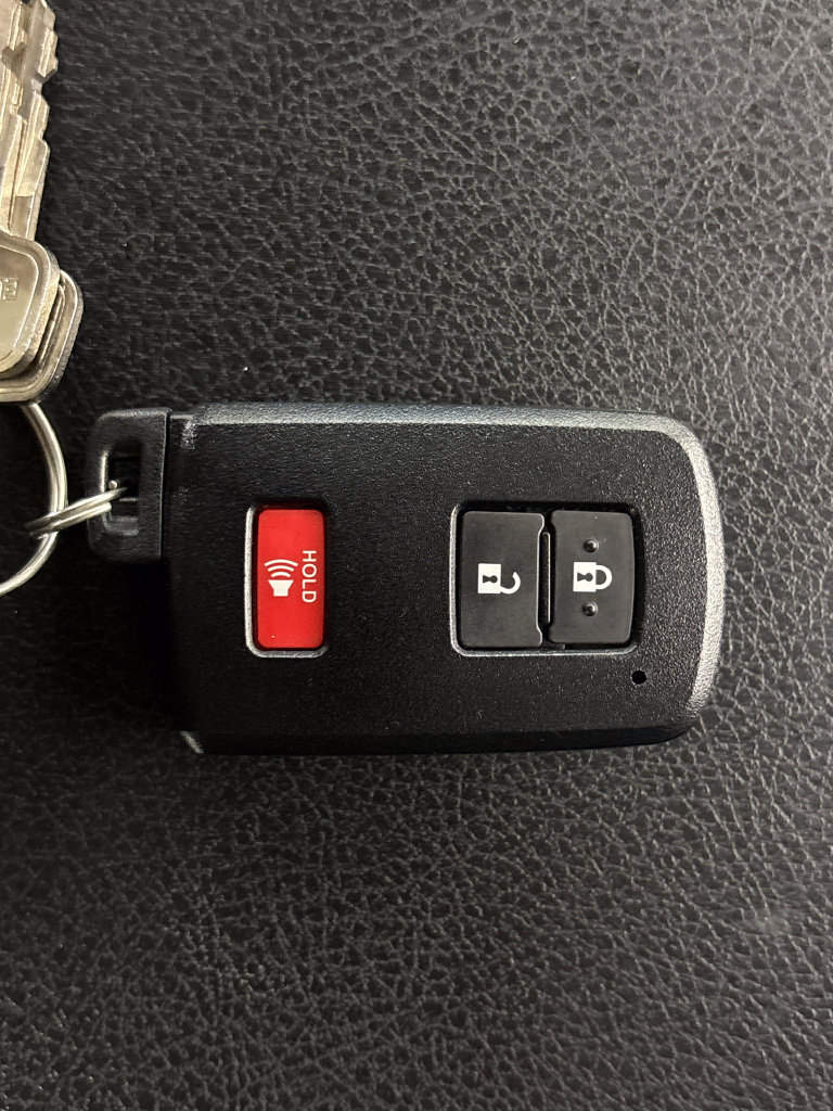 Used 2021 Toyota 4Runner Venture w/ Moonroof Package AWD/4WD image 32