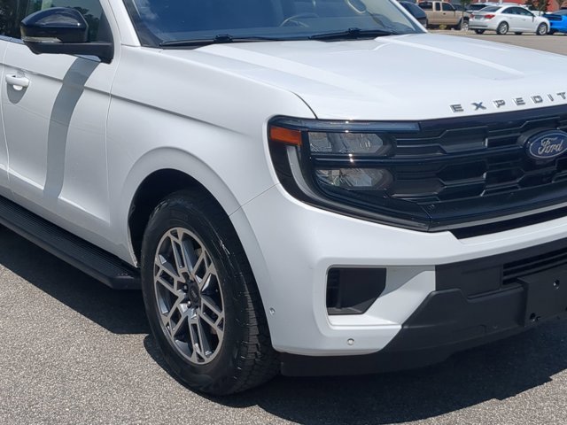 Certified 2025 Ford Expedition Active AWD/4WD image 10