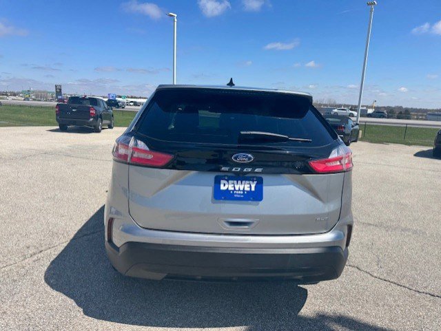 Certified 2022 Ford Edge SE image 4