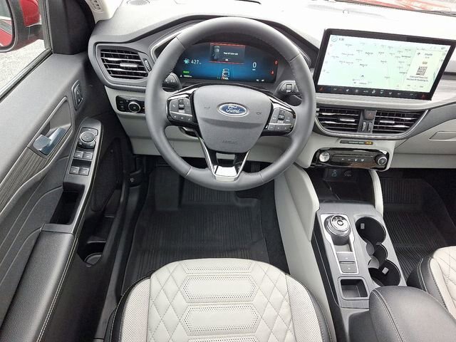 Certified 2023 Ford Escape Platinum w/ Premium Technology Package AWD/4WD image 11
