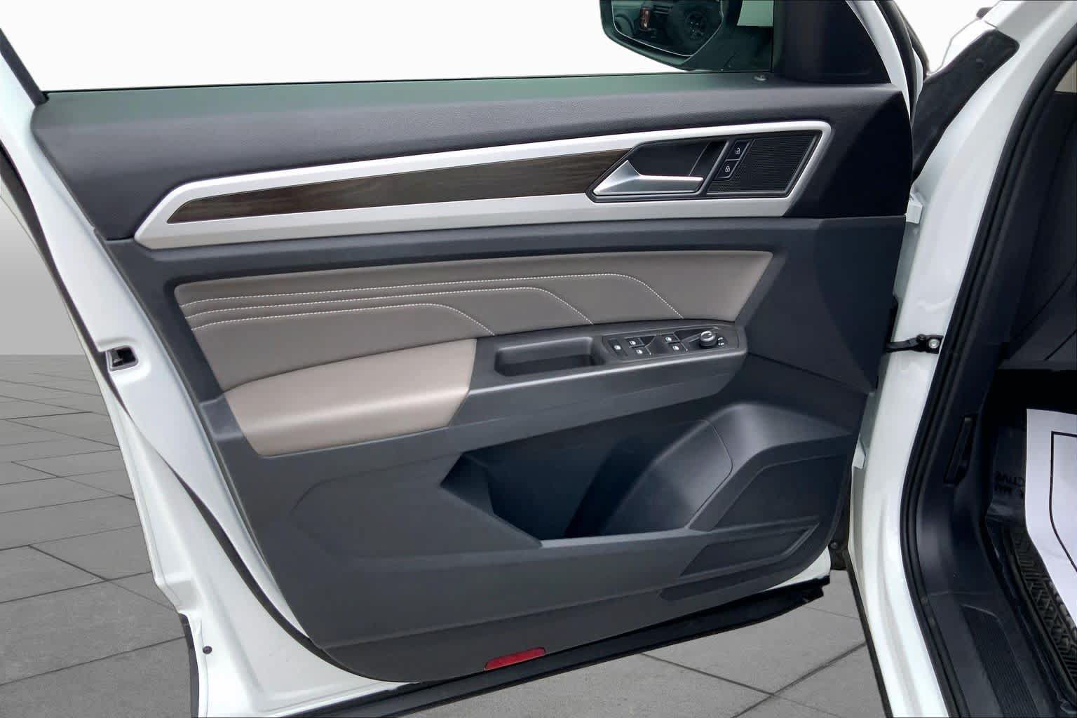 Used 2022 Volkswagen Atlas SE FWD image 22