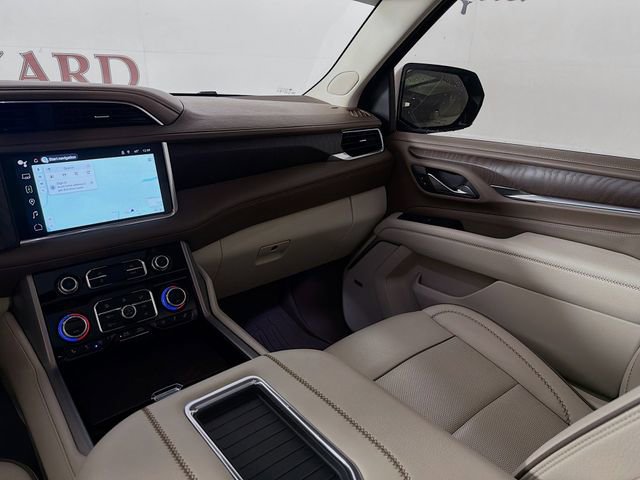 Used 2023 GMC Yukon Denali w/ Advanced Technology Package AWD/4WD image 29