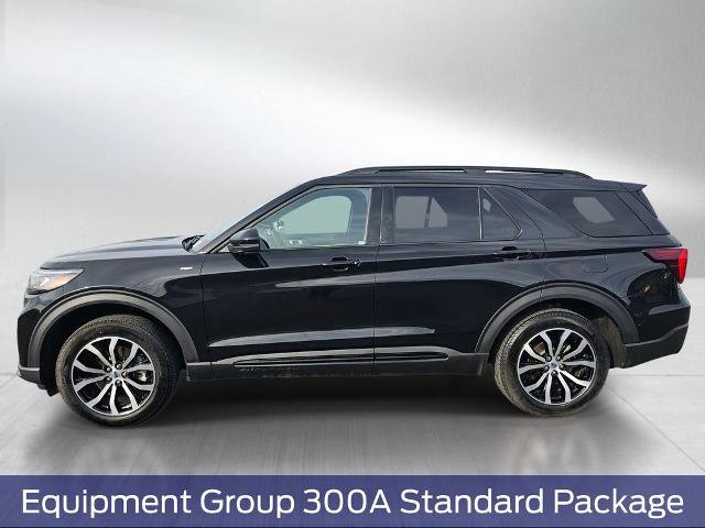 Certified 2025 Ford Explorer ST-Line AWD/4WD image 4