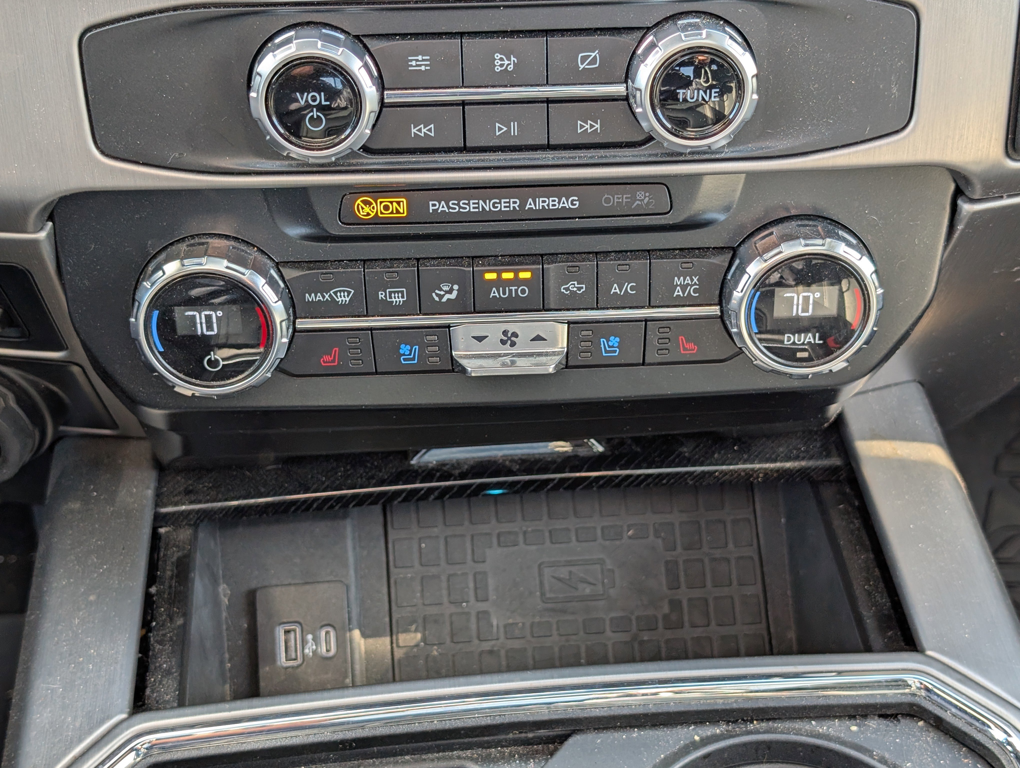 Certified 2022 Ford F350 Platinum image 30