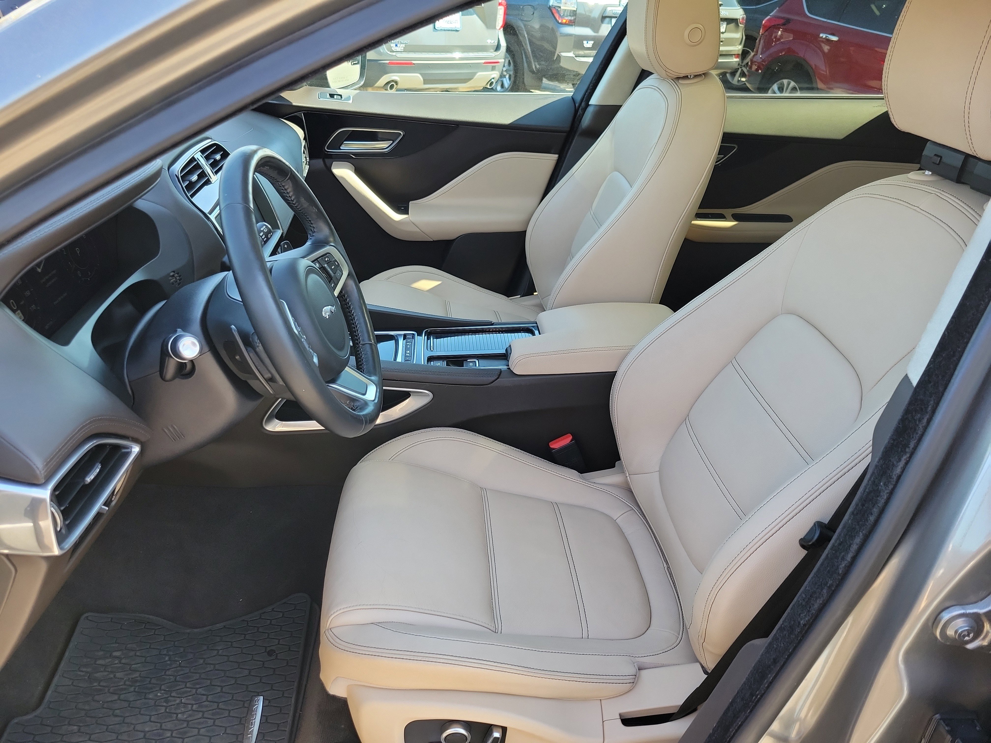 Used 2020 Jaguar F-PACE Prestige image 8