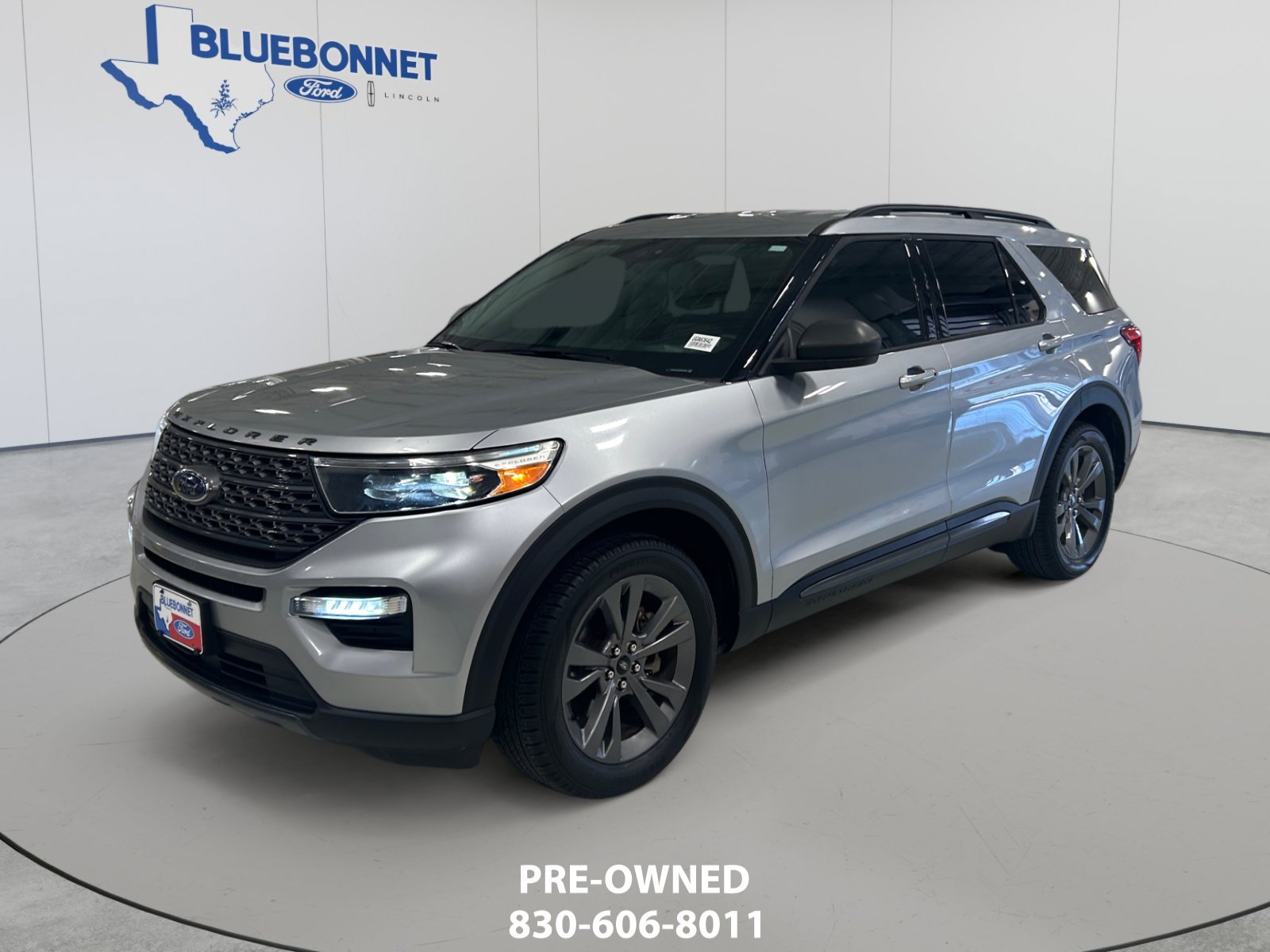 Certified 2021 Ford Explorer XLT w/ Equipment Group 202A RWD image 1