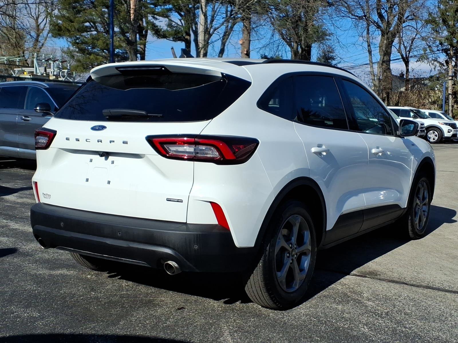 Certified 2025 Ford Escape ST-Line Select w/ Tech Pack #1 image 5