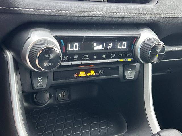Used 2025 Toyota RAV4 XLE FWD image 34