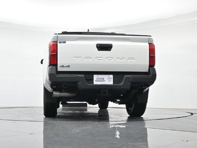 Used 2024 Toyota Tacoma SR AWD/4WD image 39