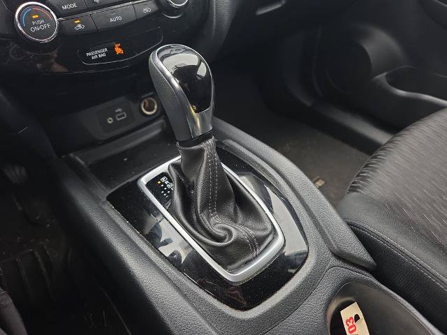 Used 2018 Nissan Rogue SV AWD/4WD image 36