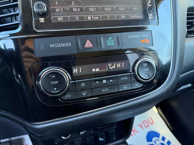 Used 2018 Mitsubishi Outlander 4WD Plug-In Hybrid image 28