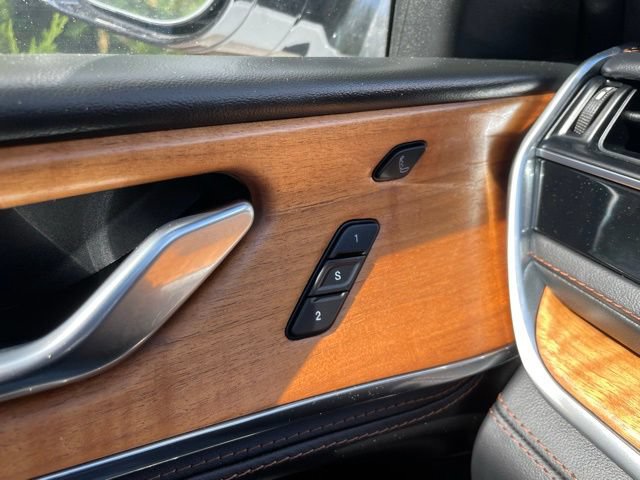 Used 2024 Jeep Grand Cherokee L Summit AWD/4WD image 13