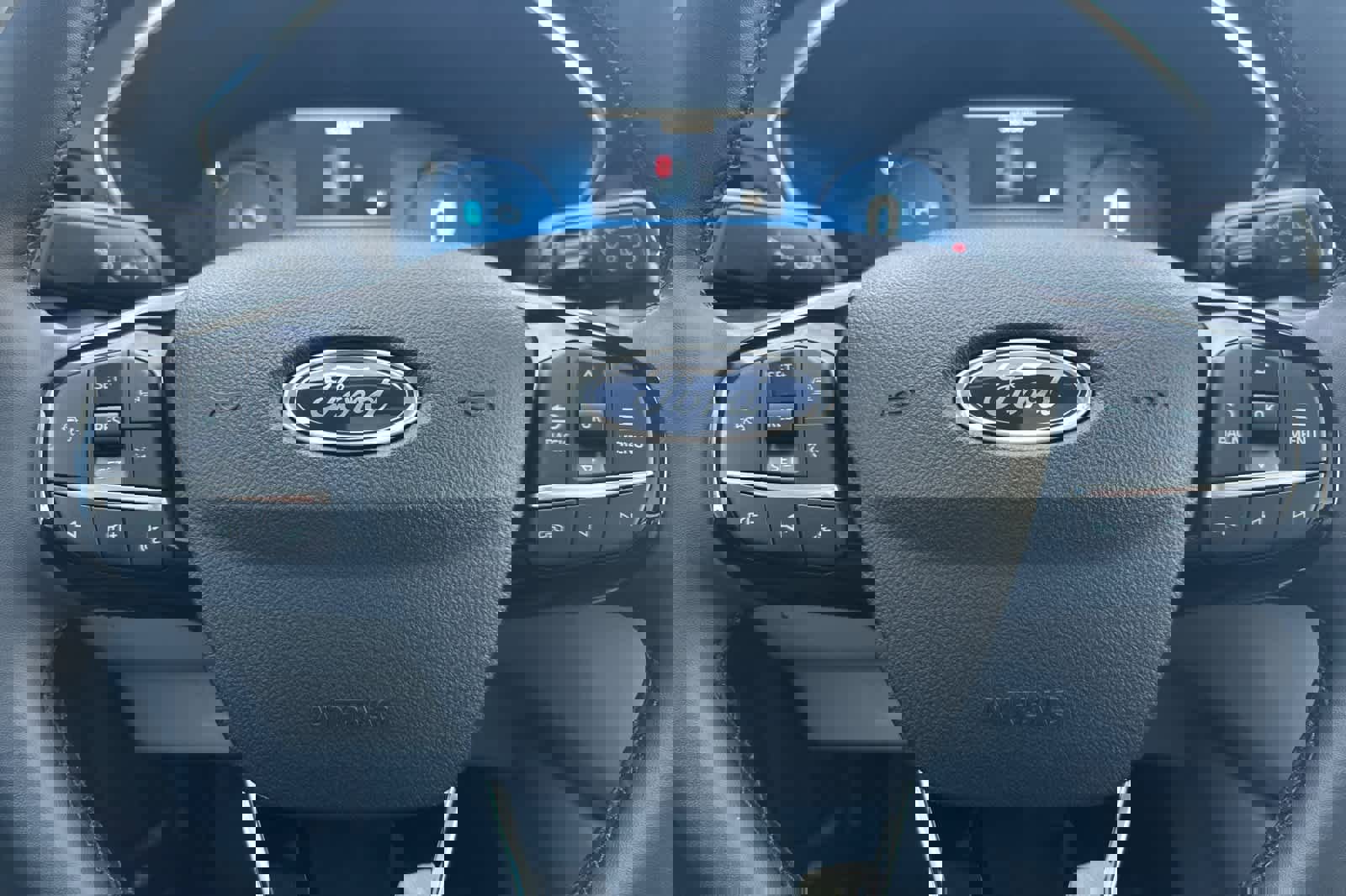 Certified 2025 Ford Escape SE w/ PHEV Premium Package image 24