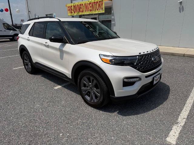Certified 2022 Ford Explorer XLT w/ Equipment Group 202A AWD/4WD image 2