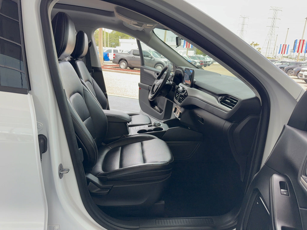 Certified 2022 Ford Escape SEL w/ Technology Package FWD image 13