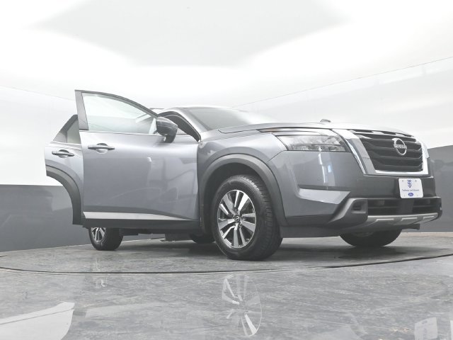 Used 2025 Nissan Pathfinder SL AWD/4WD image 30