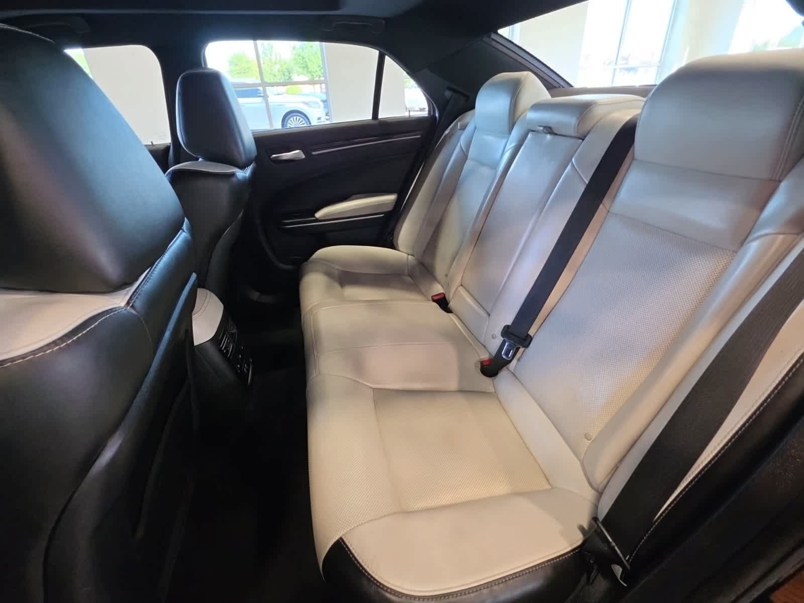 Used 2019 Chrysler 300 S w/ 300S Premium Group 2 AWD/4WD image 34