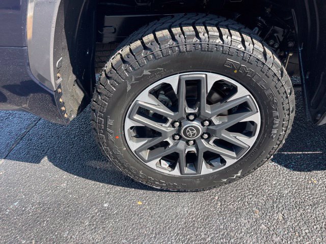 Used 2023 Toyota Tundra Limited w/ Power Package AWD/4WD image 9