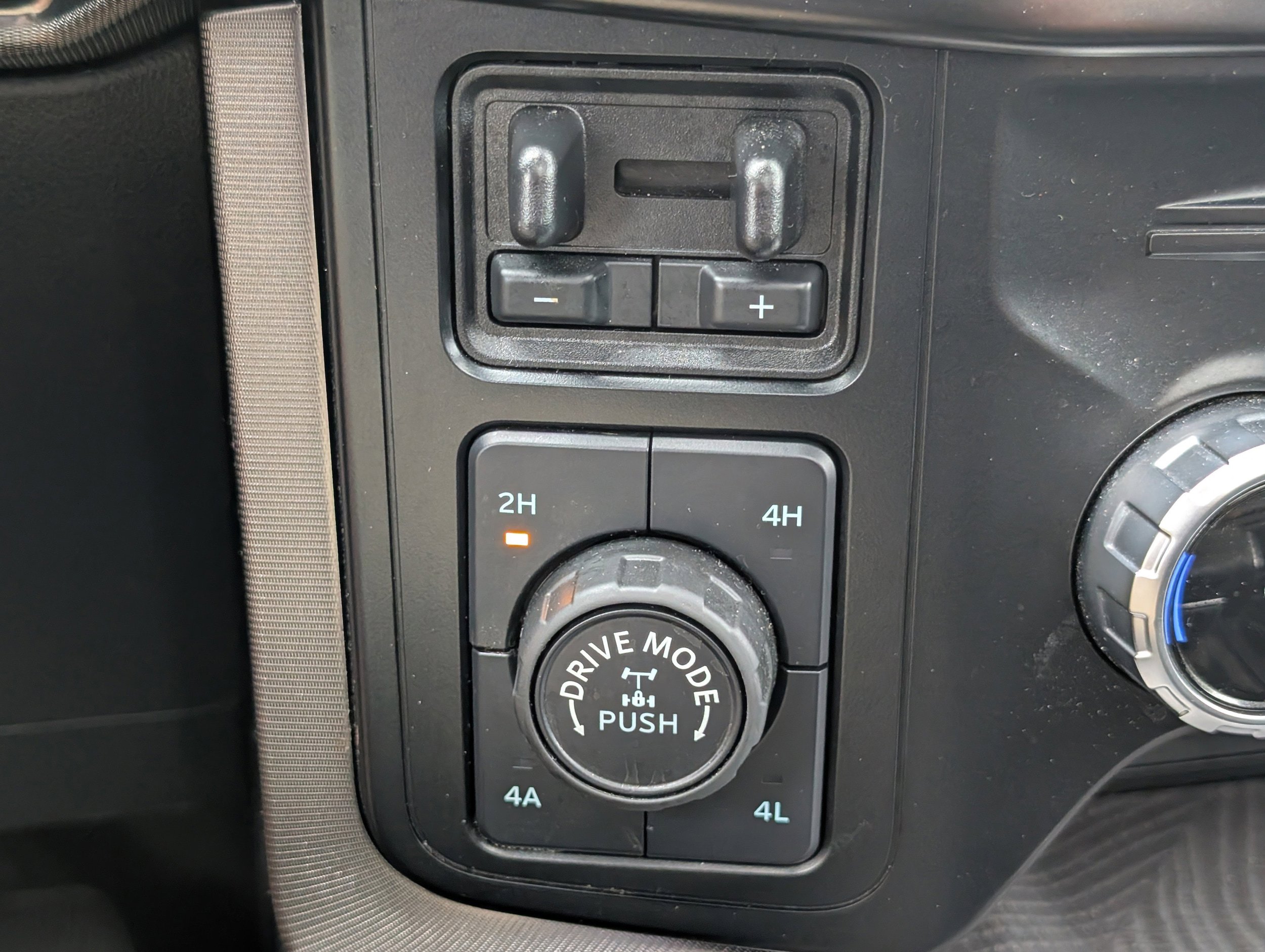 Certified 2023 Ford F150 Platinum w/ Equipment Group 701A High AWD/4WD image 28