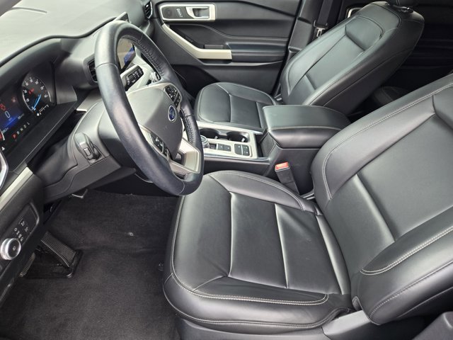 Certified 2022 Ford Explorer XLT w/ Equipment Group 202A image 10