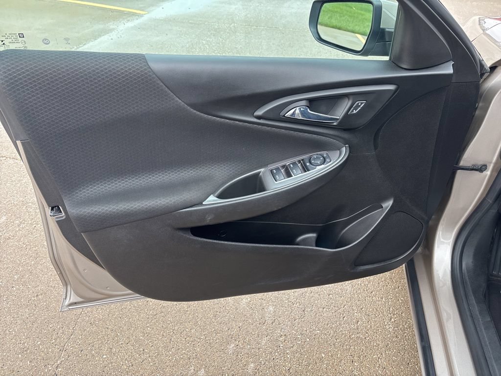Used 2023 Chevrolet Malibu LT FWD image 12