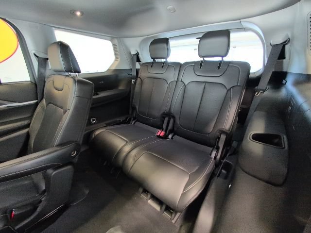 Used 2023 Jeep Grand Cherokee L Limited w/ Luxury Tech Group II AWD/4WD image 34