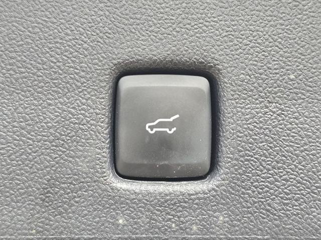 Certified 2025 Ford Escape SE w/ PHEV Premium Package FWD image 12